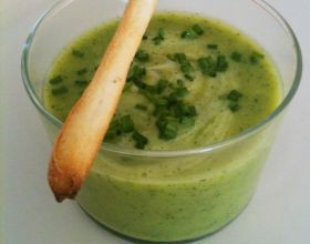 Soupe-froide-de-courgettes-au-parmesan-par-Madame-charlotte