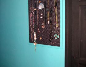 Tableau-accroche-bijoux-par-Danrollet
