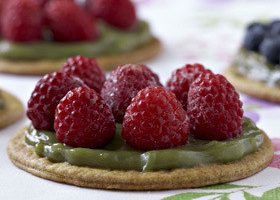 Tartelettes aux fruits rouges, crème pâtissière au thé vert matcha - %%sitename%%