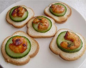 Toasts-aux-crevettes-sucrees-et-piquantes-par-Mamieblue