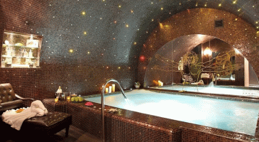 Top 5 des plus belles piscines intérieures d’hôtels - %%sitename%%