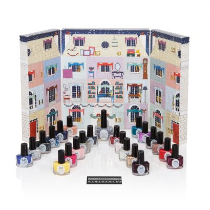 Un-calendrier-de-l-Avent-rempli-de-vernis-a-ongles-!