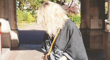 Une coiffure "wild wavy" en 7 minutes chrono (et sans efforts) !