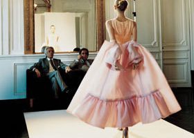 A partir du 17 juin, direction l'expo Valentino !