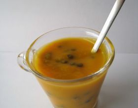 Verrine-de-veloute-de-potiron-aux-lentilles-vertes-par-Nelosa
