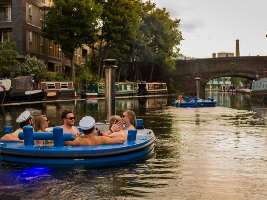 Visiter-Londres-dans-un-jacuzzi-flottant-c-est-possible