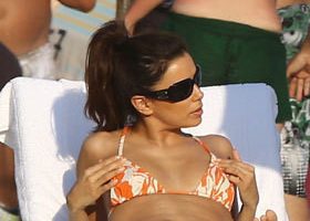 Je bronze comme... les stars ! Eva Longoria à la plage - %%sitename%%