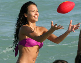 astuces-bronzage-stars-jessica-alba