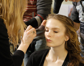 backstage-defiles
