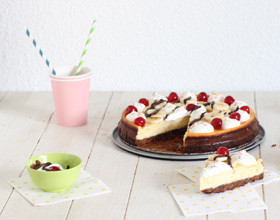 banana-split-cheesecake