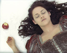 blanche-neige-et-le-chasseur-film-127