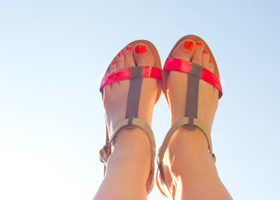 DIY : mes sandales fluos - %%sitename%%