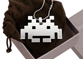 Les bijoux Space Invaders by Christofle envahissent Colette ! - %%sitename%%