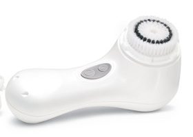 La (déjà culte) brosse Clarisonic arrive enfin chez nous ! - %%sitename%%