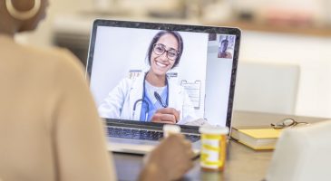 Pourquoi et comment consulter un médecin en ligne ? - %%sitename%%