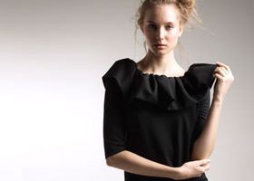 Delphine Manivet signe pour La Redoute une collection de robes - %%sitename%%