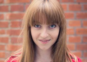 1 fille / 1 bureau avec... Eleonore Bridge - %%sitename%%