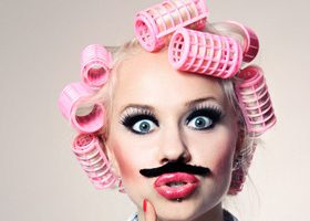 Halte à la moustache !