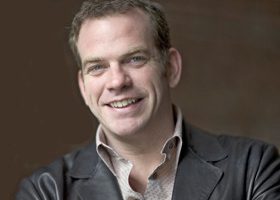 Garou sort son parfum !