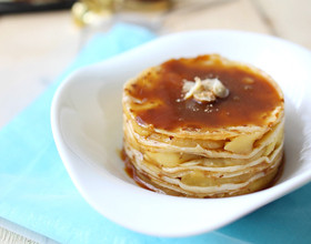 gateau-de-crepes-pommes-caramel
