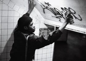 Né dans la rue - Graffiti - %%sitename%%