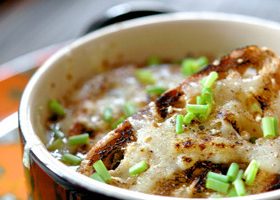 Gratinée d'oignons rouges et Comté - %%sitename%%