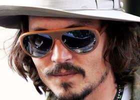Johnny Depp raconte des histoires à tout le monde ! - %%sitename%%