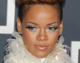 maquillage-yeux-rihanna