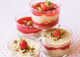 Mousse à la pistache et coulis de fraises - %%sitename%%
