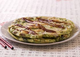 Okonomiyaki au poulet et crevettes - %%sitename%%