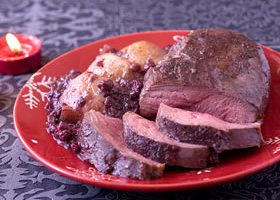 Magret de canard aux poires et aux airelles