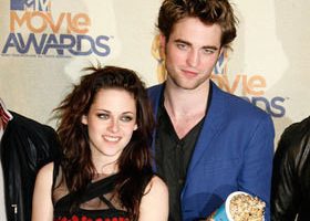 Robert Pattinson bientôt papa ? - %%sitename%%