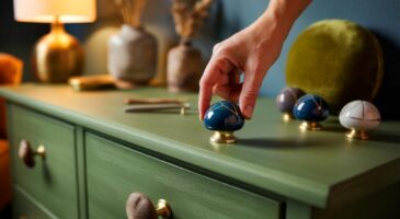 Ce bouton en céramique Action à moins d’1 € qui change tout sur un meuble: le détail que les stylistes conseillent cet automne 2025