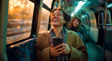 Ce réflexe physiologique oublié contre l’anxiété : rire, endorphines et cortisol, le duo qui apaise en 60 secondes