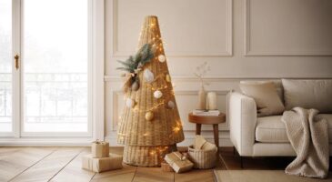 Voici le sapin de Noël en rotin Lourmarin (123 cm) d’Alinéa à 99 euros qui séduit les maisons les plus stylées