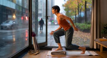 Voici la routine sport express 2025 qui améliore l'équilibre en 5 minutes et rend la mobilité plus sûre quand les trottoirs sont humides